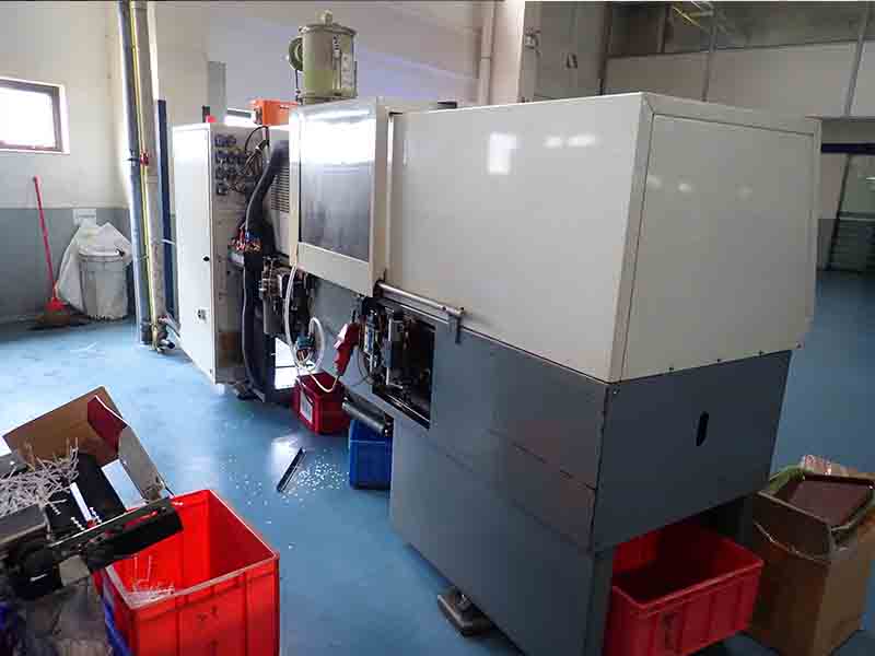 ARBURG, KRAUSS MAFFEI & BATTENFELD (YR 1995 - 2010) Used Plastic Injection Moulding Machine